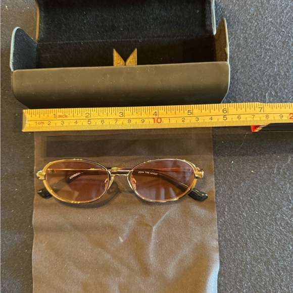 Stylish Gold Sunglasses by MVMT Hollywood Sunnies – Aviator Acetate Frame | Modern  main image 3